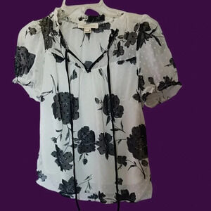 Monteau short sleeve sheer floral blouse wht/ black color size Small